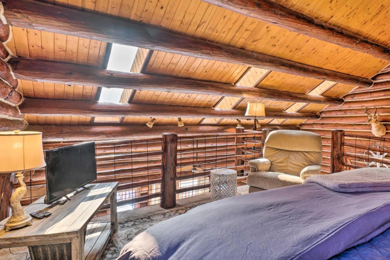 Classic Colorado Log Home With Mountain Views! Florissant Exterior photo